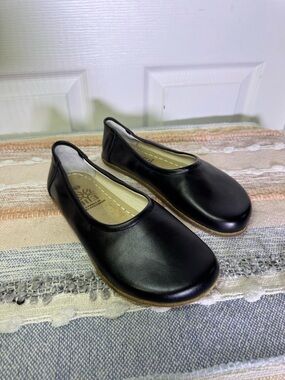 Women’s Black Leather Ballet Flats